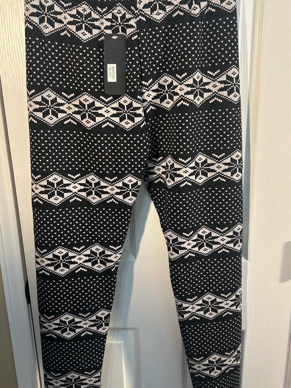 shosho Black and White Nordic Print Leggings